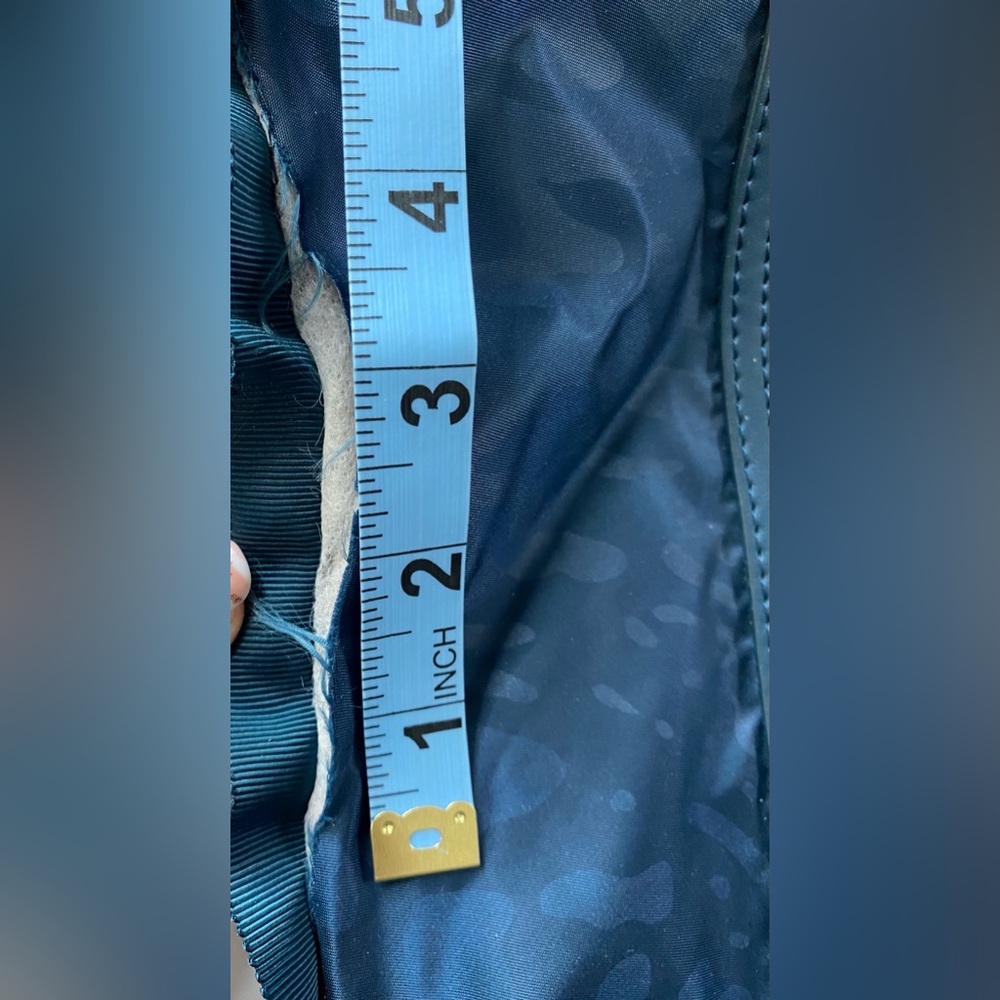 Lululemon Resolution Hobo View 5